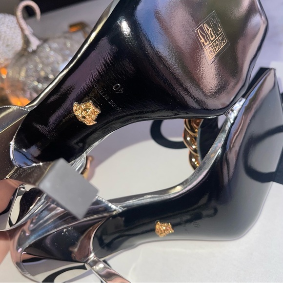 Versace Gold Medusa Chain Leather Sandal in Silver Mixed Metals - Picture 14 of 16
